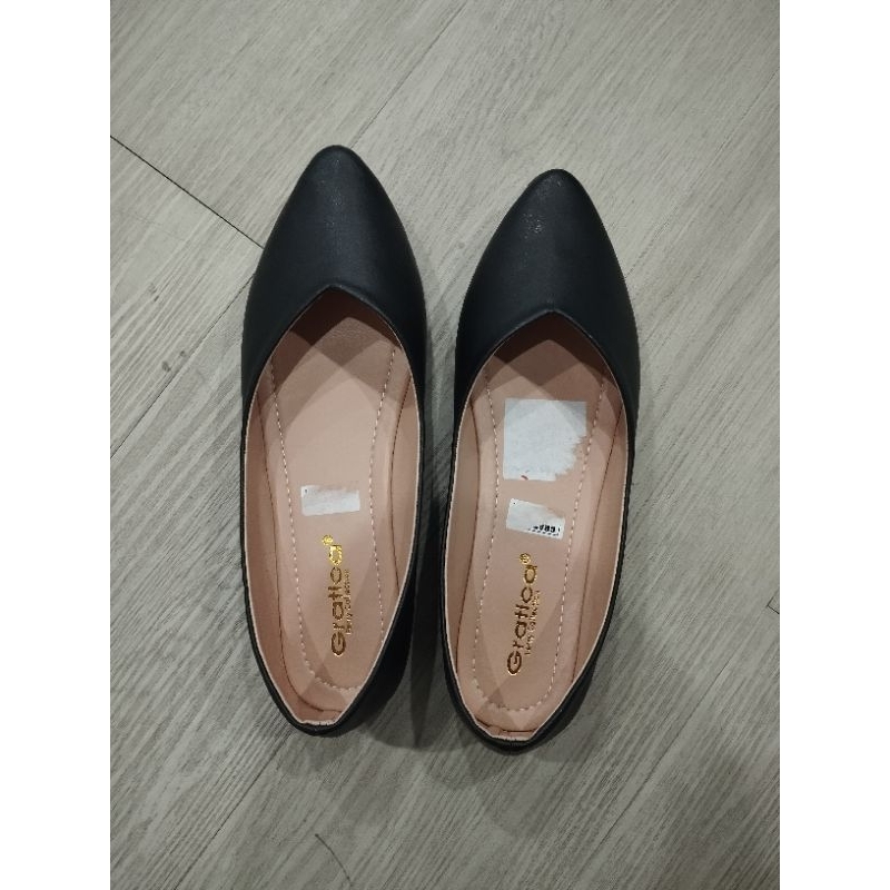 Preloved Flatshoes Gratica Ferry Collection