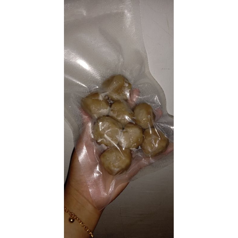

Pentol Ikan khas Bawean isi 9 pcs / Pentol ikan tongkol Bawean