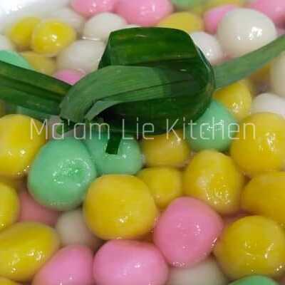 

Wedang / Onde Onde Mini Kuah Gula Pandan / Gula Merah Jahe (1 KG)