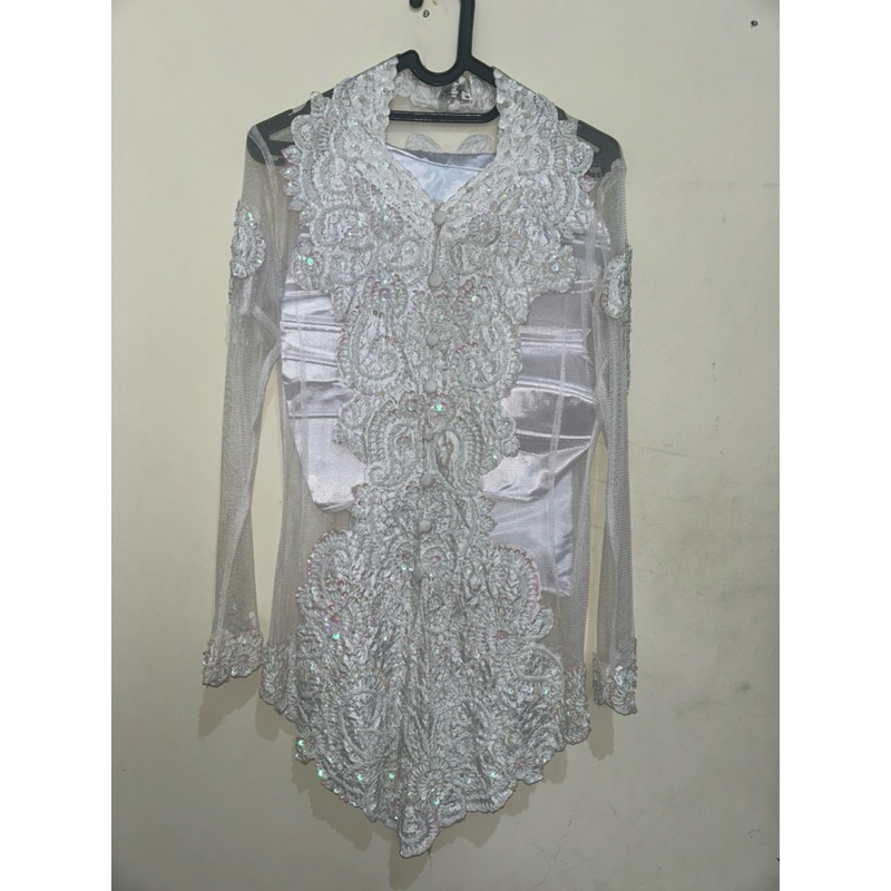 Preloved kebaya putih