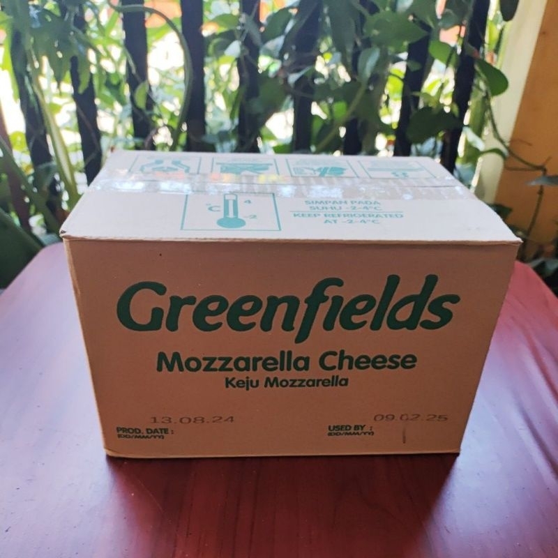 

KEJU GREENFIELDS MOZZARELLA CHEESE 1 DUS (ISI 6)