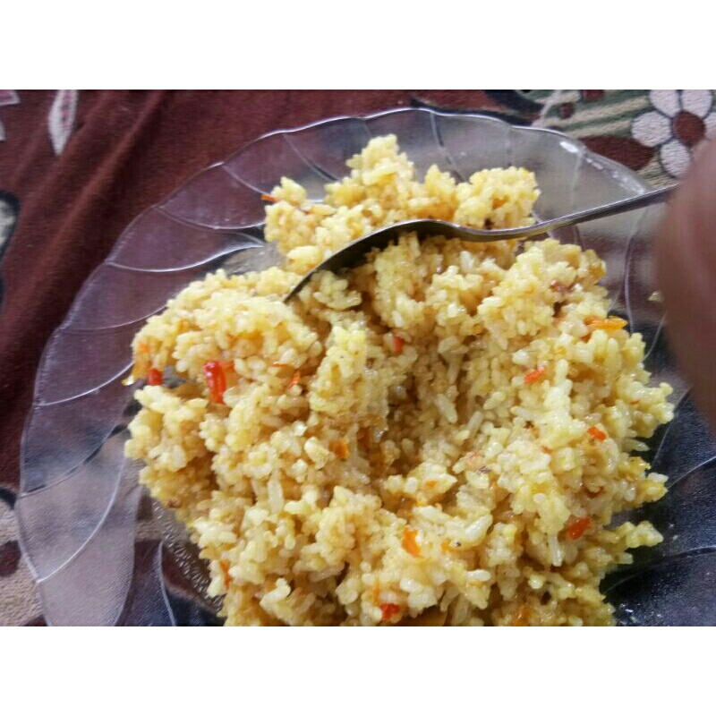 

Makan Nasi goreng