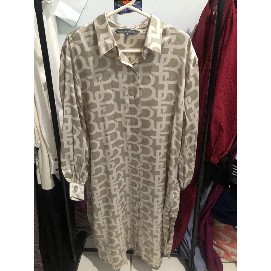 tunik benang jarum monogram uk s