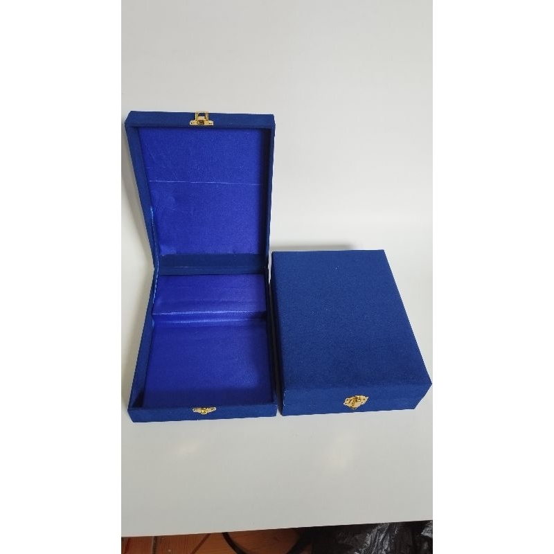 box plakat ukuran 23x16x5
