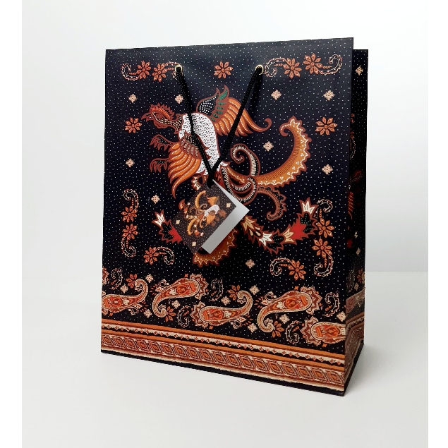 

Paperbag Premium Batik Peksi Tarung Uk 26,5 x 13,5 x 33cm