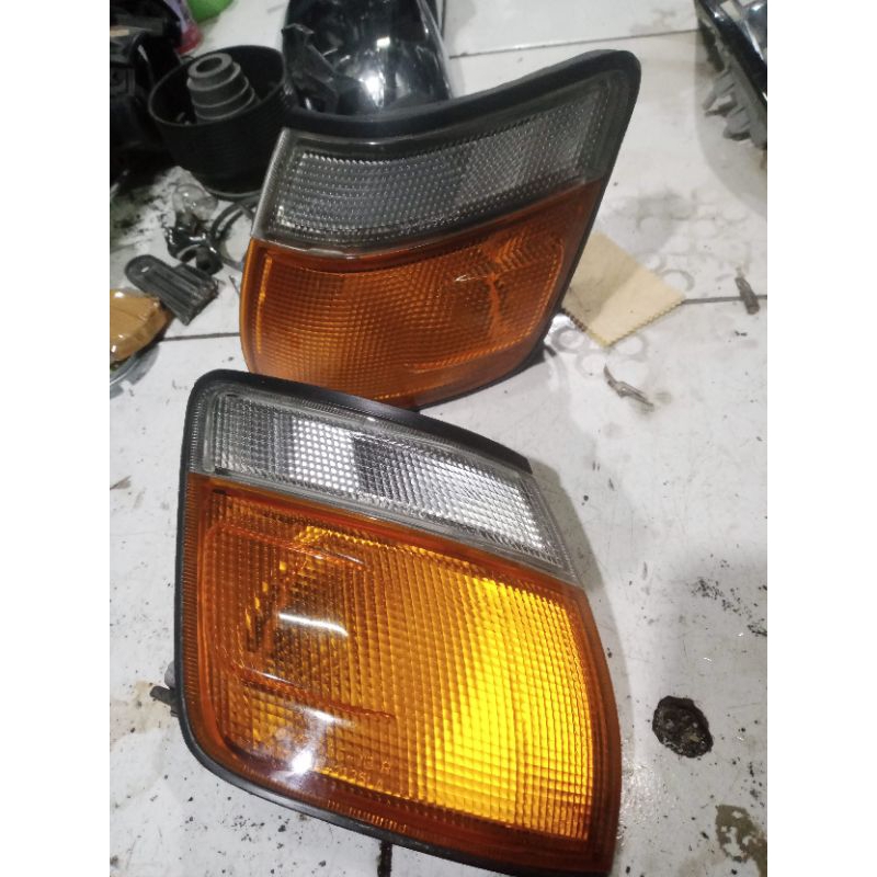 lampu sen mobil toyota kijang 97