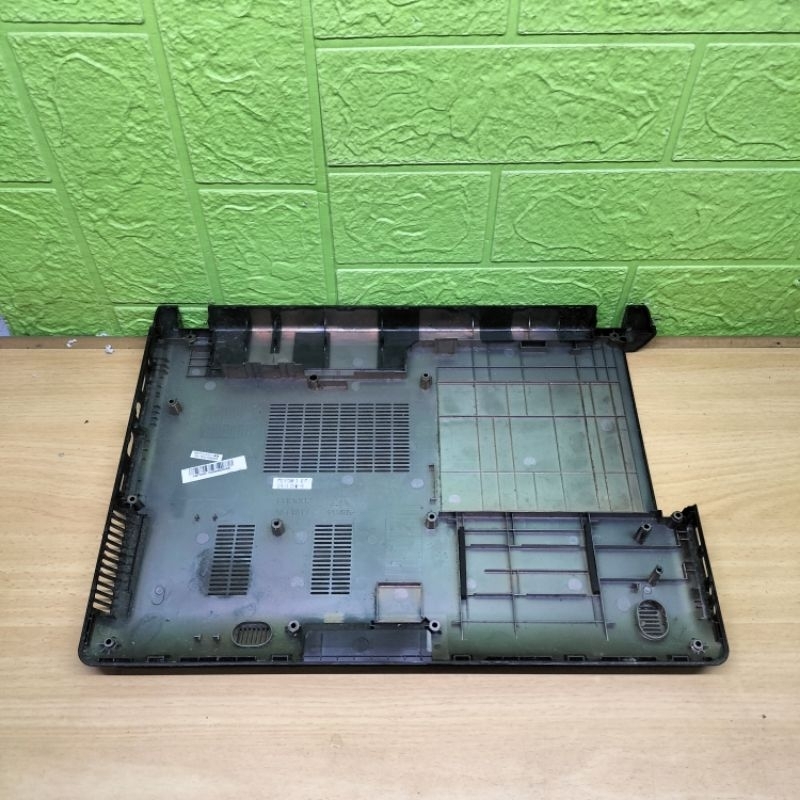 Kesing Case Casing Bottom Bawah Laptop Acer Aspire Z3-451