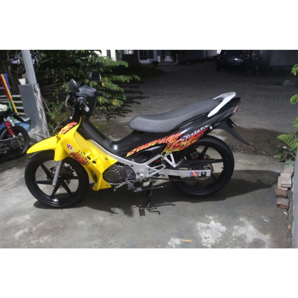 Striping Satria hiu Satria 2tak hiu Api 4 - Stiker Sticker Decal Satria hiu Satria 2tak hiu Api 4  (