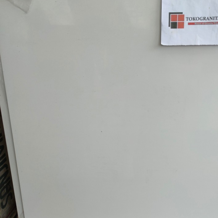 GRANIT LANTAI SANDIMAS CLASSIC WHITE 80X80 1.92M/DUS FREE ONGKIR