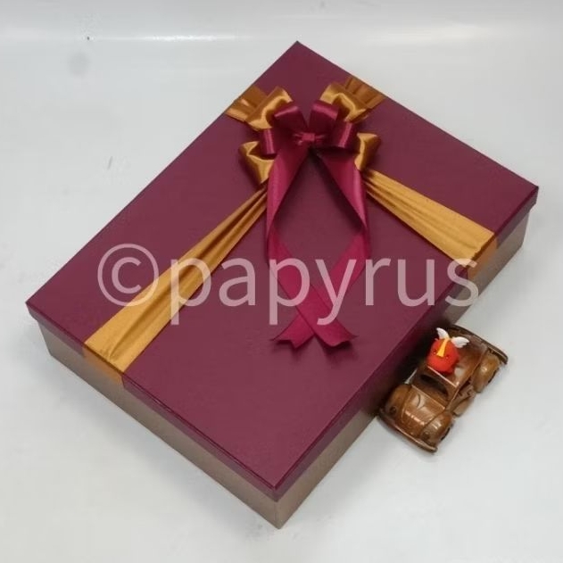 

PAPYRUS Kombinasi 30x40 Tinggi 10cm Kotak Kado Gift Box Hadiah