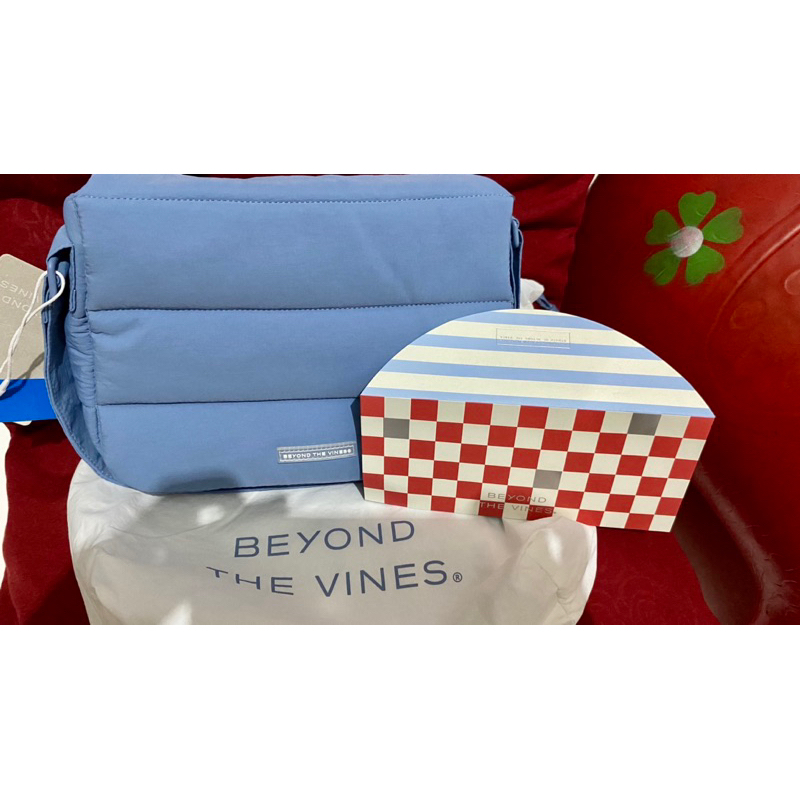 Preloved Beyond The Vines Poofy Bag - Periwinkle