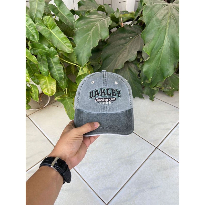 Caps Oakley