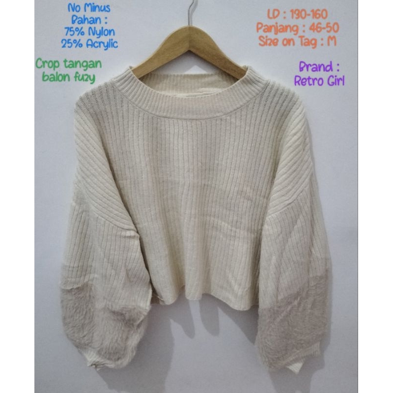 Sweater Crop Tangan Balon Fuzzy