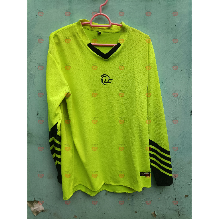 Baju kiper warna ijo ukuran XL ada busa murah meriah