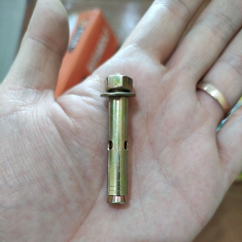 Dyna bold m8 x 40 ( 4cm) / baut beton / fisher besi m8x 40 harga satuan