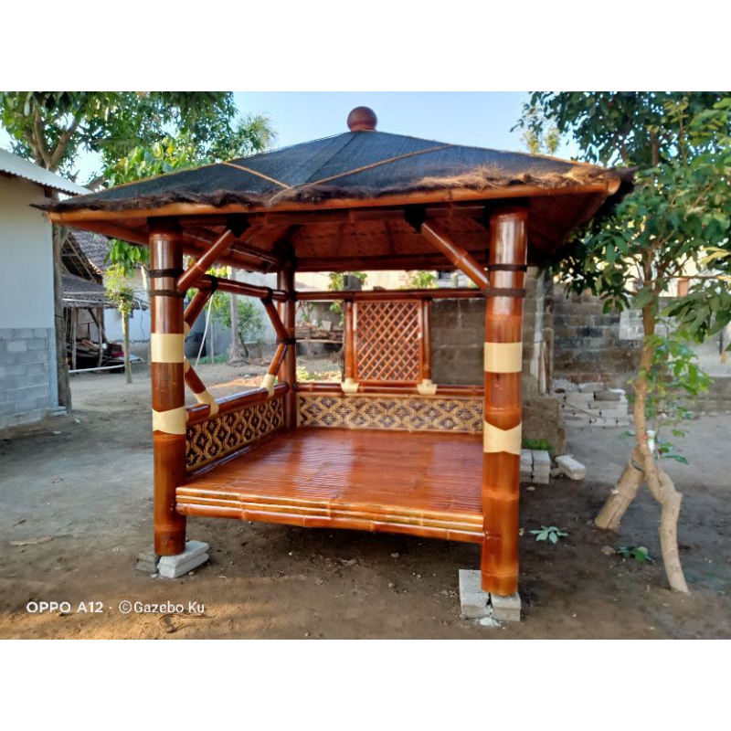 gazebo bambu ukuran 2x2m