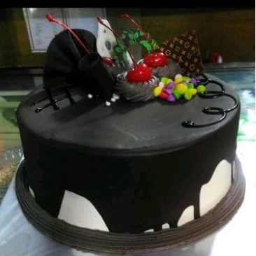 

kue ultah happy birthday black forest coklat putih