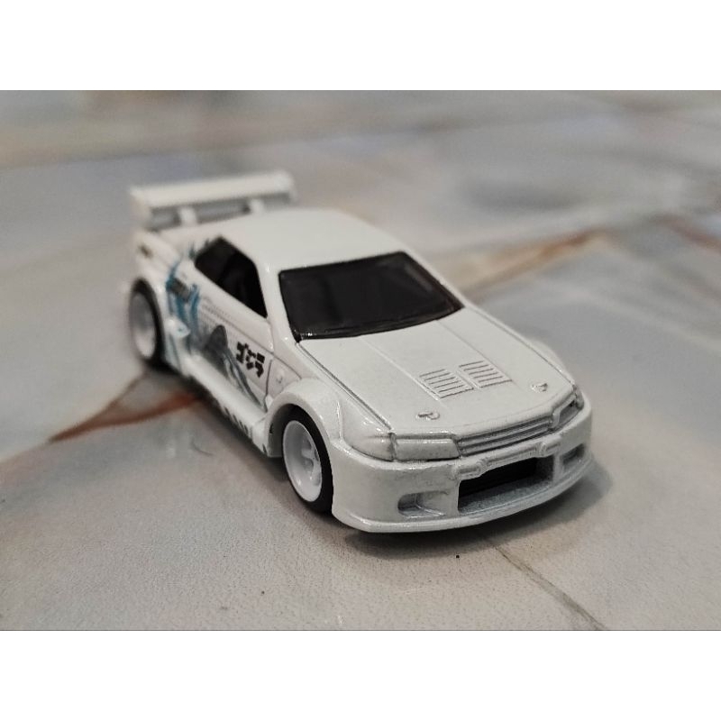 Hotwheels R32 Godzilla Loose ban karet