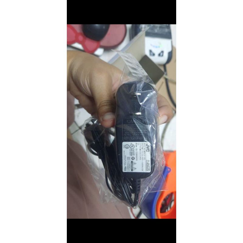 Charger Adaptor Handycam JVC AP-V20U 11V 1A Original buat JVC Everio