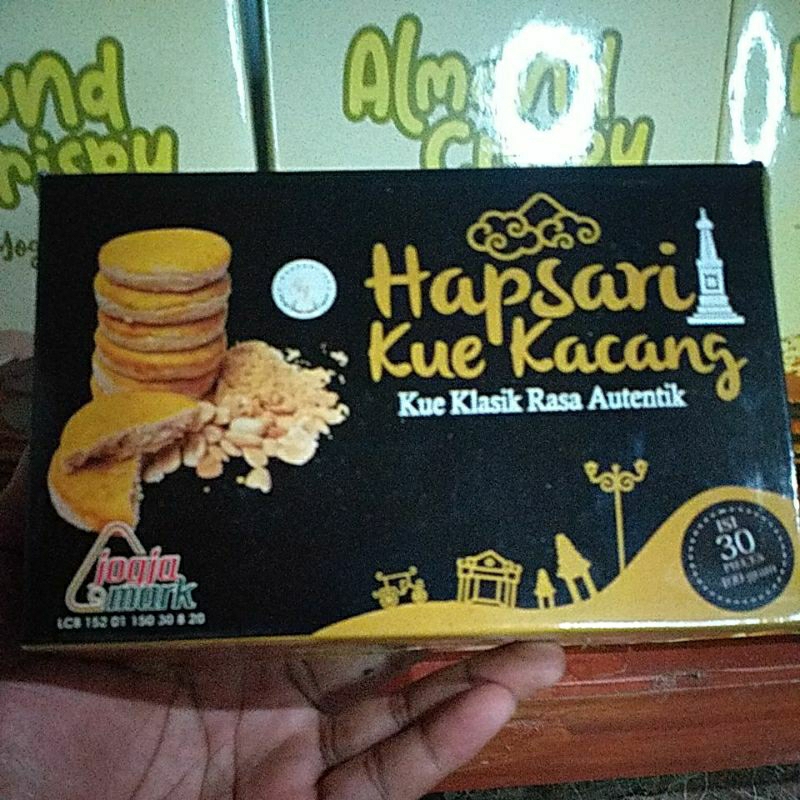 

Hapsari Kue Kacang Box 30 pcs