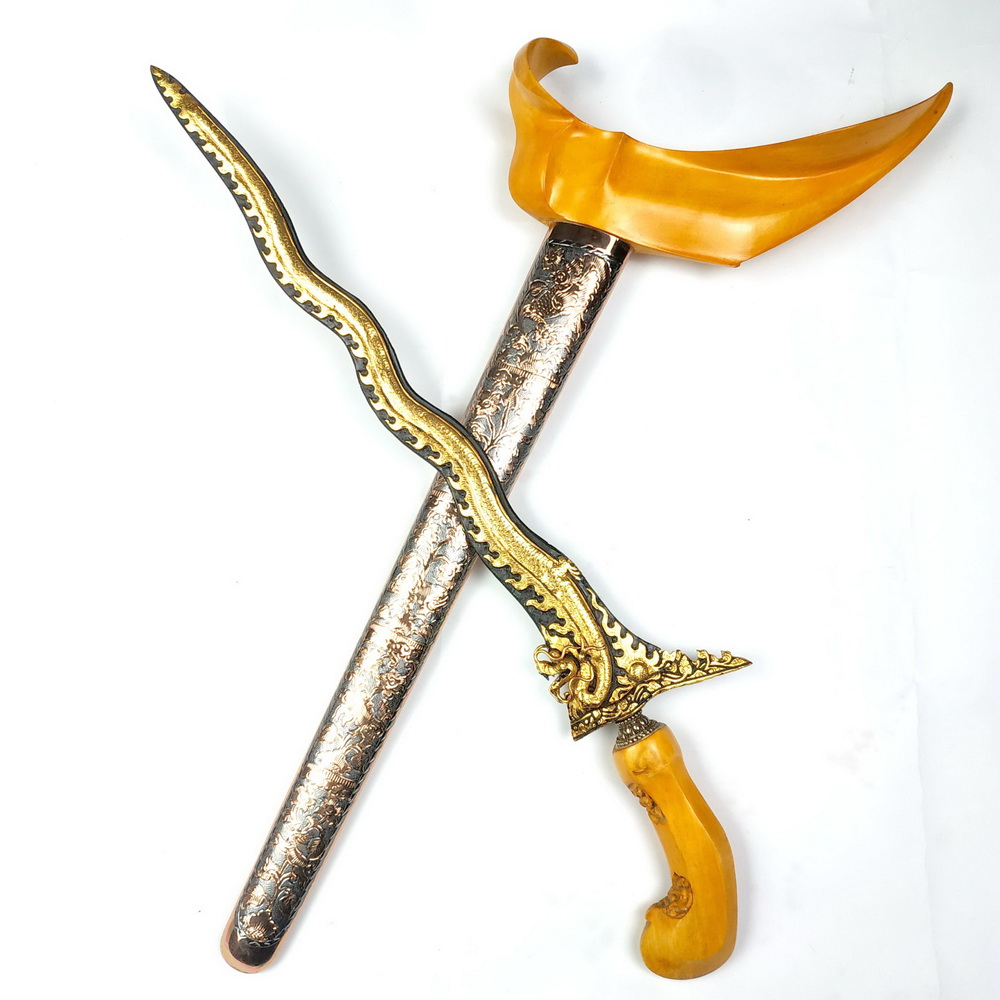 Keris Naga Sapta Kinatah Kamarogan