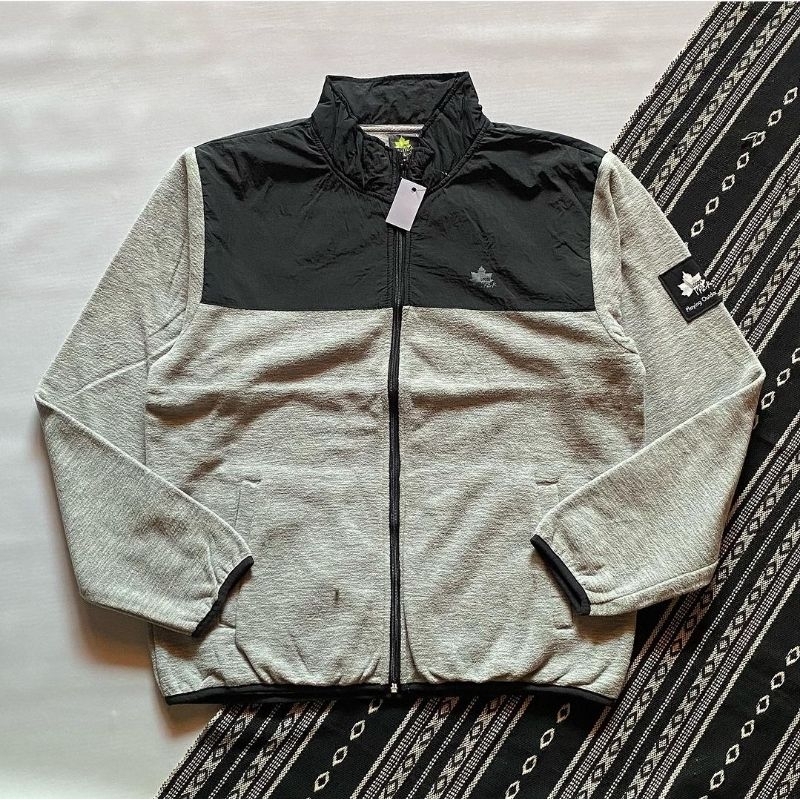 Preloved Bakulan Secondbrand Jaket Fleece Logos