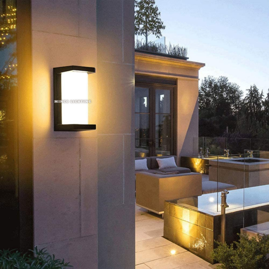 Lampu dinding outdoor waterproof anti air