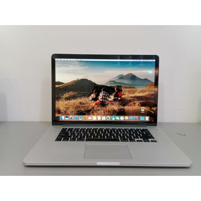 macbook pro 2015 15 inch ram 16 GB SSD 512 GB dual VGA