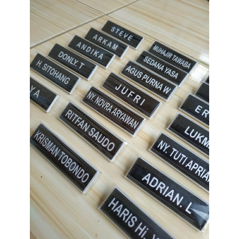 

Name tag, papan nama custom / Name tag resin