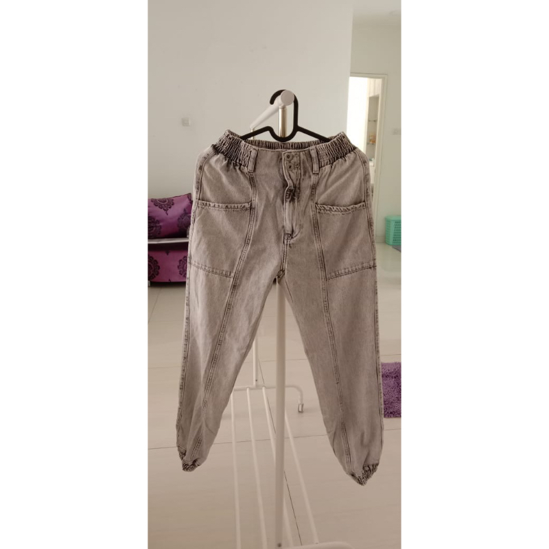 preloved bershka jeans jogger
