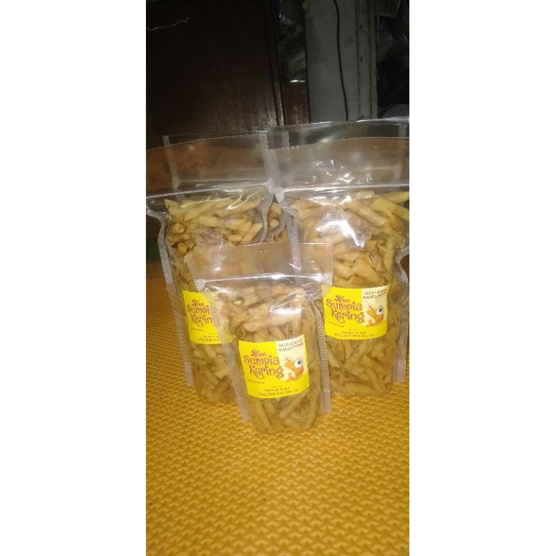 

kue Sumpia kering isi udang manis pedes