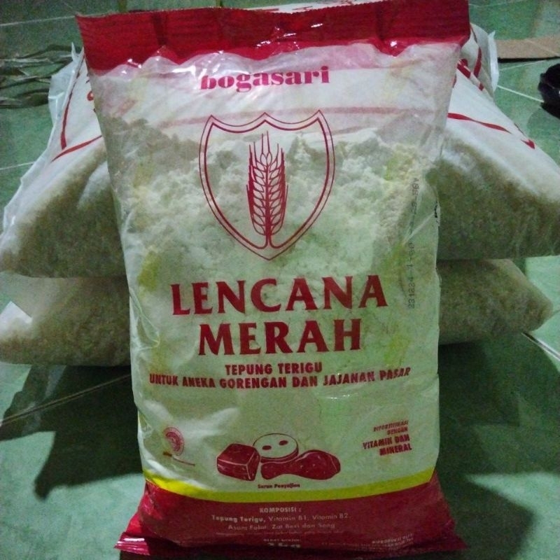 

TEPUNG TERIGU LENCANA MERAH 1KG