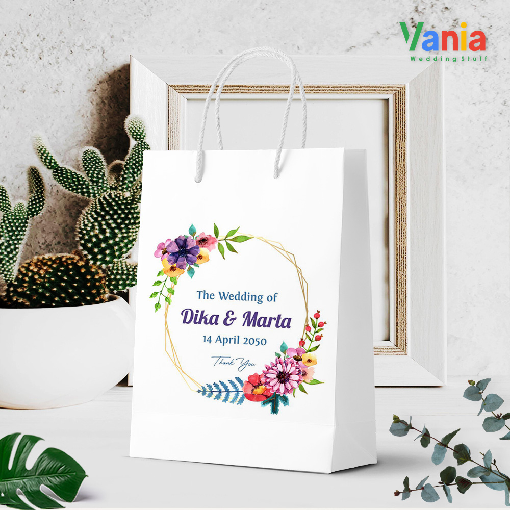 

Size 9,5 x 3,5 x 16cm - Paperbag Putih - Tas Kertas