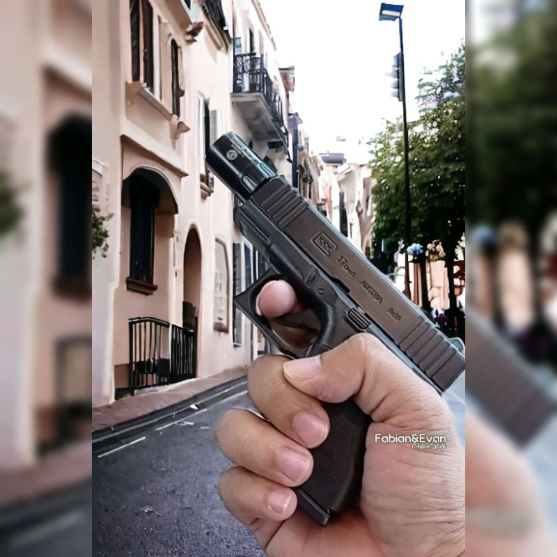 Korek Api Gas Unik Bara Pistol Besi Bisa Kokang Glock plus Koper