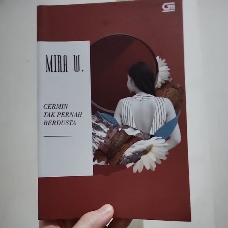 Novel Mira W. Cermin Tak Pernah Berdusta