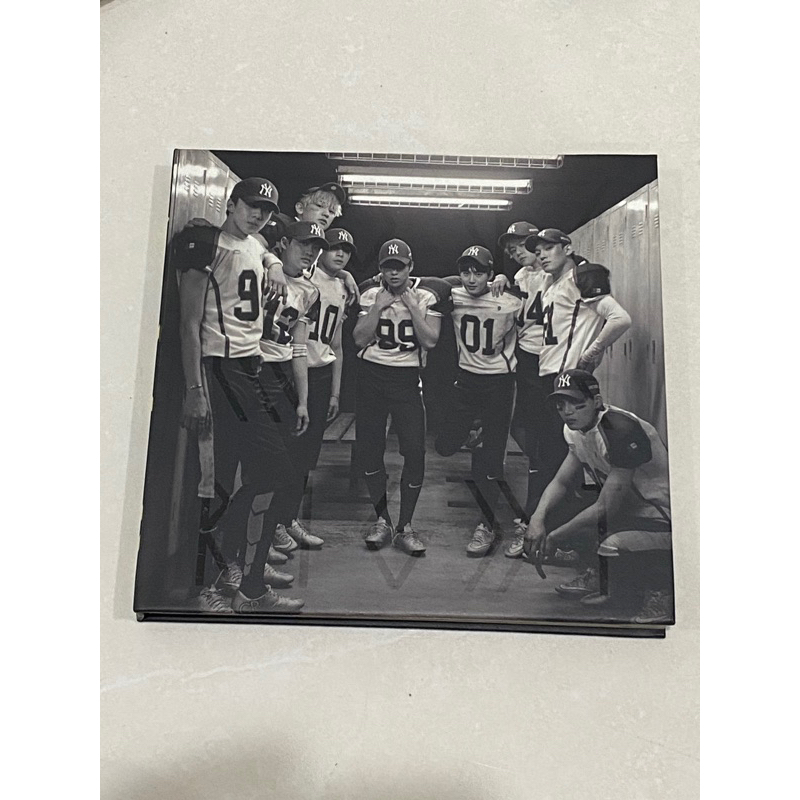 Album EXO LOVE ME RIGHT