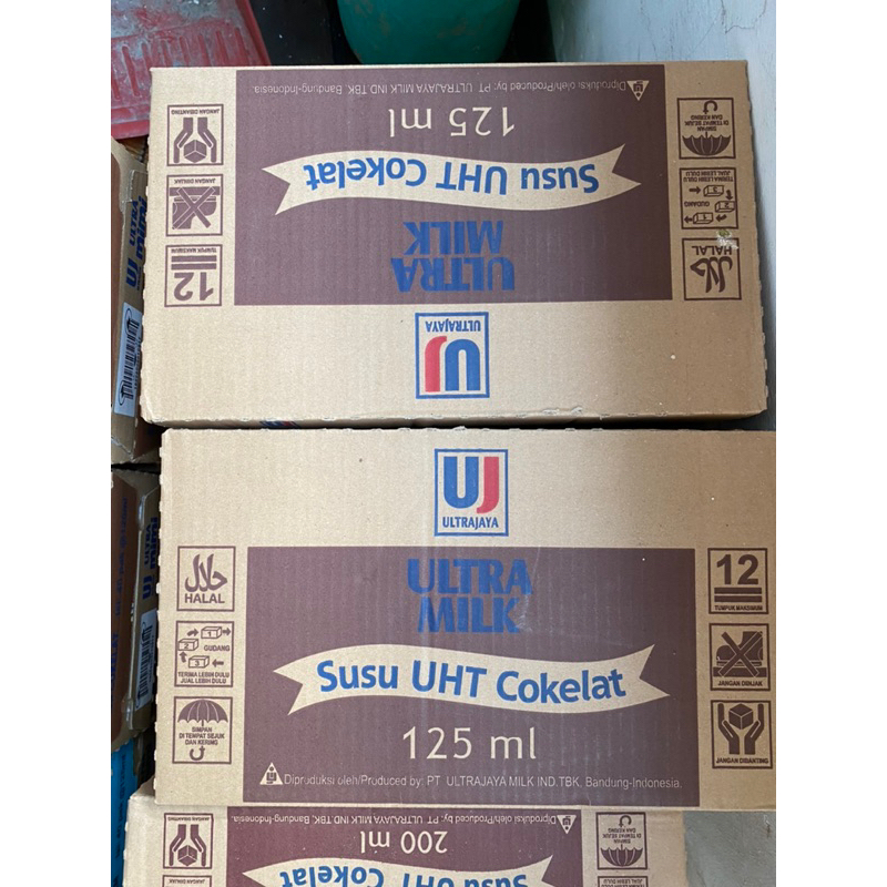 

New // Susu Ultra Milk 125Ml 1 Karton Isi 40 Pcs Strawberry Cokelat // 100% Original