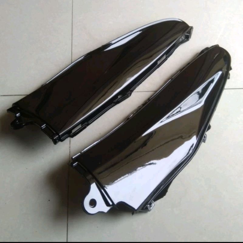 COVER SAMBUNGAN BODY BAWAH SAMPING KANAN KIRI REVO ABSOLUTE HITAM