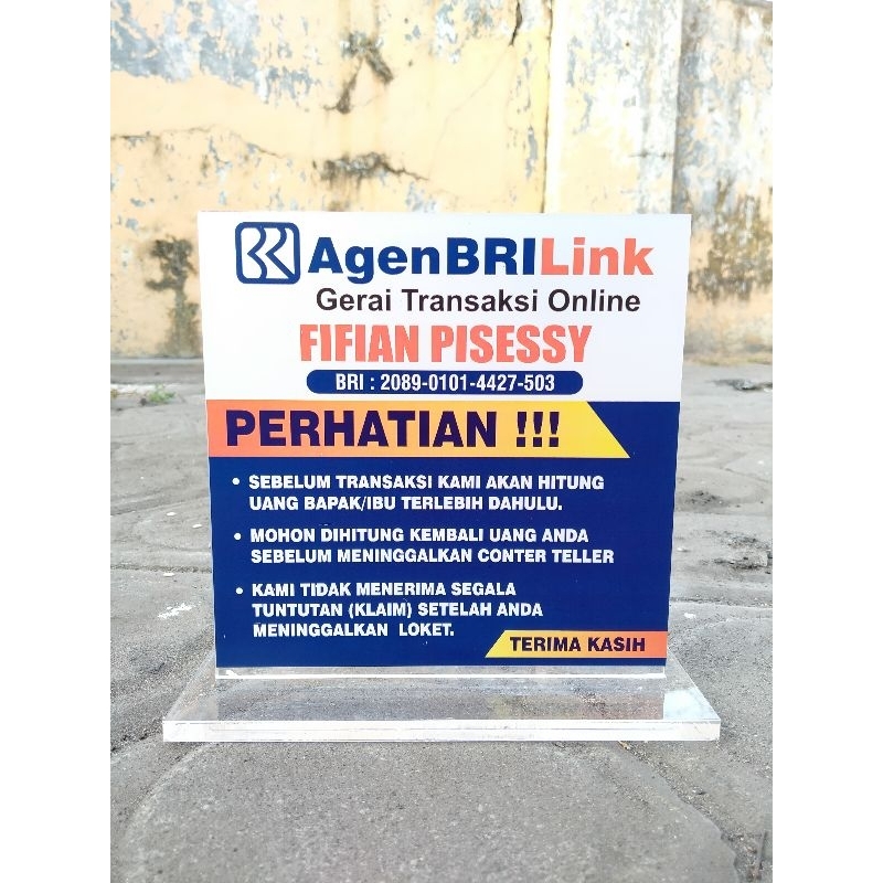 

PAPAN GERAI AGEN BRI AKRILIK 18X18CM