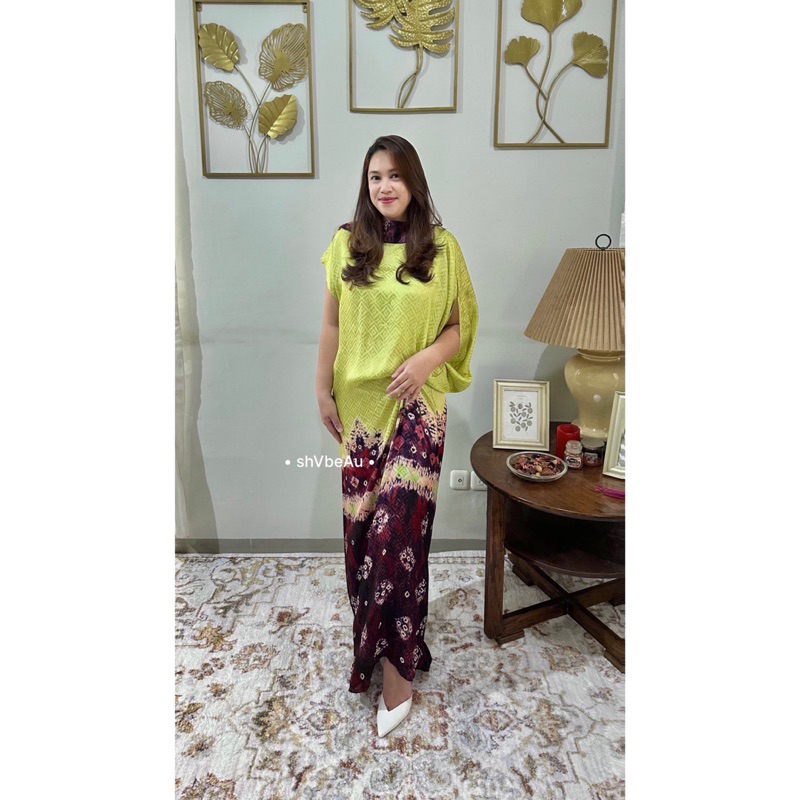 Kaftan Nada Side Folded shvbeau dress shabeau heaven lights wearing klamby