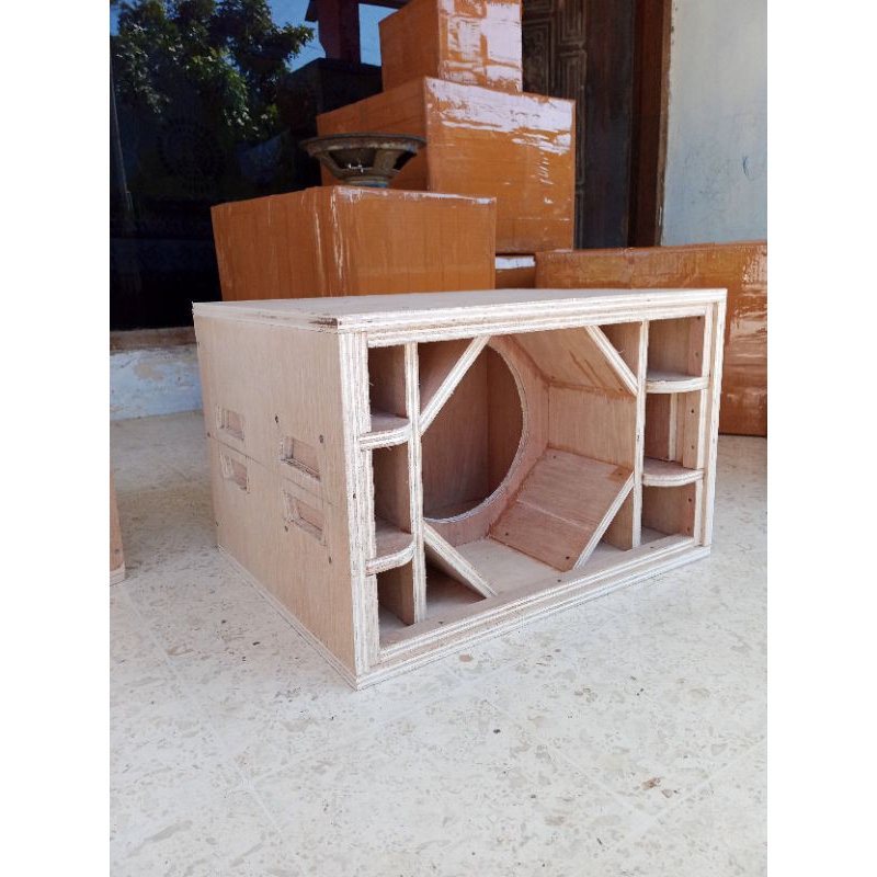 BOX SPEAKER 15 INCHI MODEL SPL BOOSTER CUSTOM