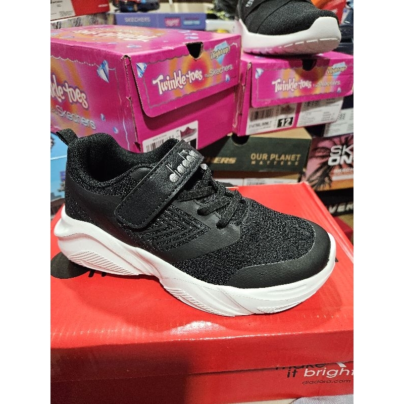 DIADORA FERGAL JR BLACK HITAM SEPATU SEKOLAH ORI COUNTER