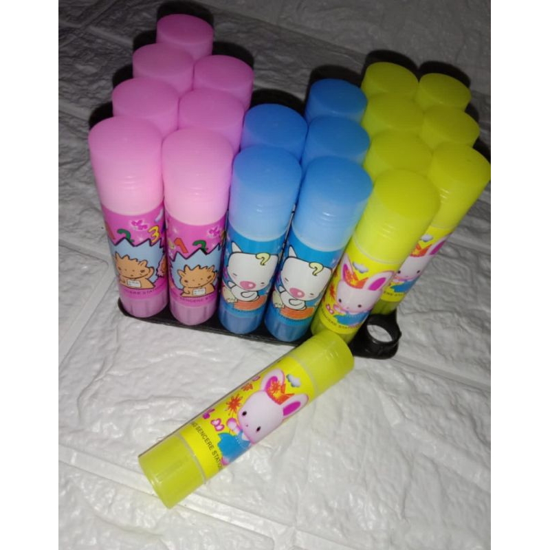 

Lem Fancy Glue Stik Fancy