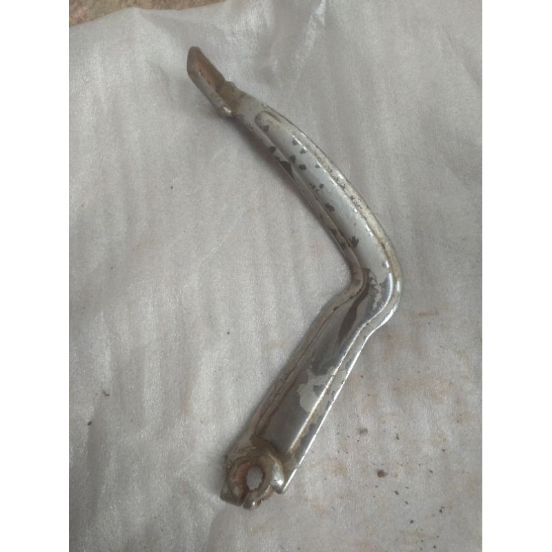 pedal rem belakang Satria 2 tak hiu