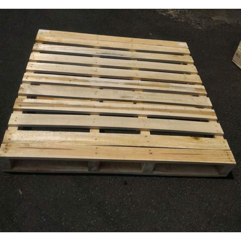 Pallet kayu tatakan dipan atau kasur kayu lokal