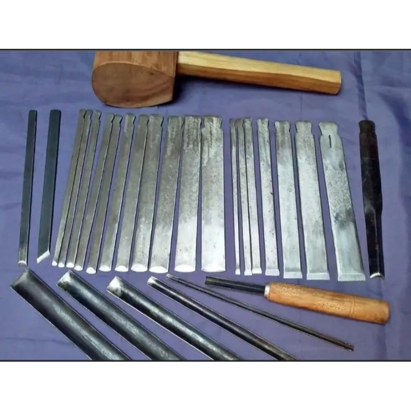 Pahat Tatah Ukir Kayu Jepara Satu Set Isi 27pcs