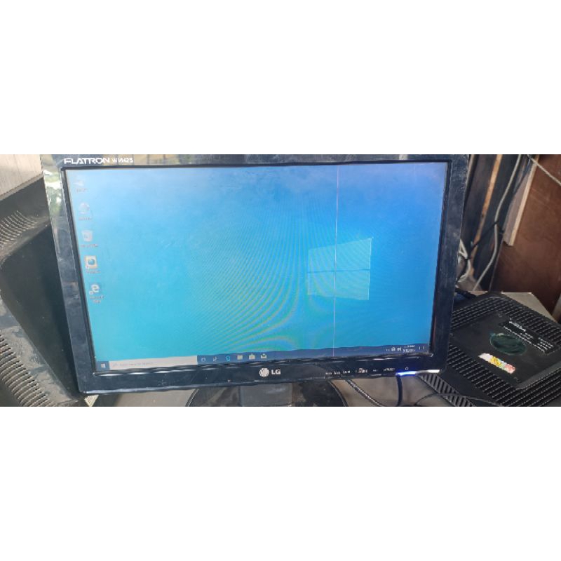 monitor komputer LG 16 wide