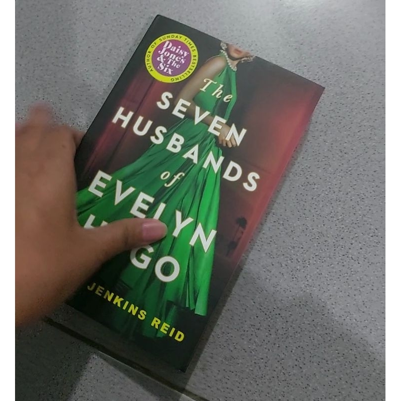 Seven husband of evelyn hugo (preloved)