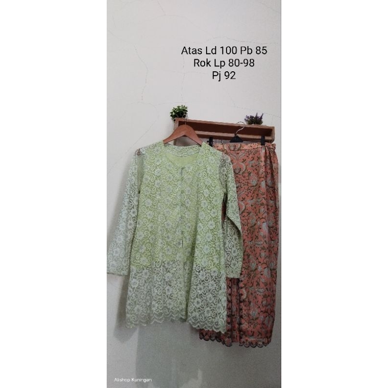 Preloved Set Kebaya