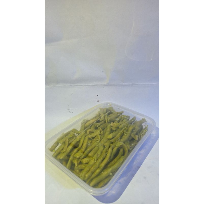 

Sistik lumer renyah manis varian matcha